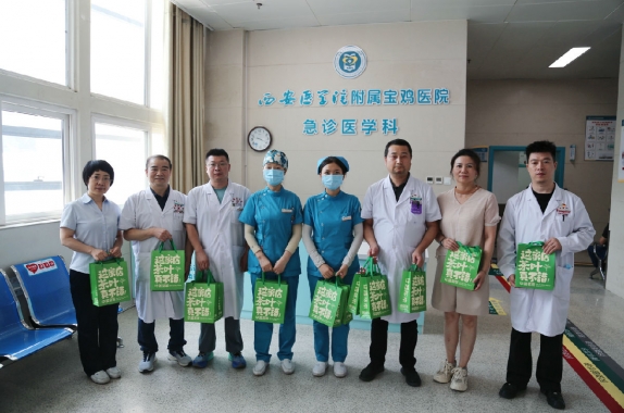 院工会开展“送清凉”关爱慰问活动