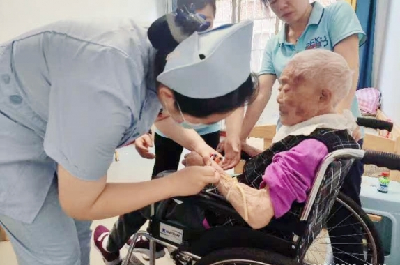 病床“搬”进家 健康守身旁丨西安医学院附属宝鸡医院姜谭分院家庭病床试点的民生实践