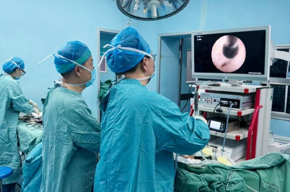 椎间孔镜下巧施“毫米解压”，七旬老人告别五年颈痛顽疾