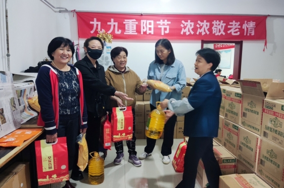 情暖金秋 爱在重阳丨离退休党支部开展退休职工重阳节系列活动